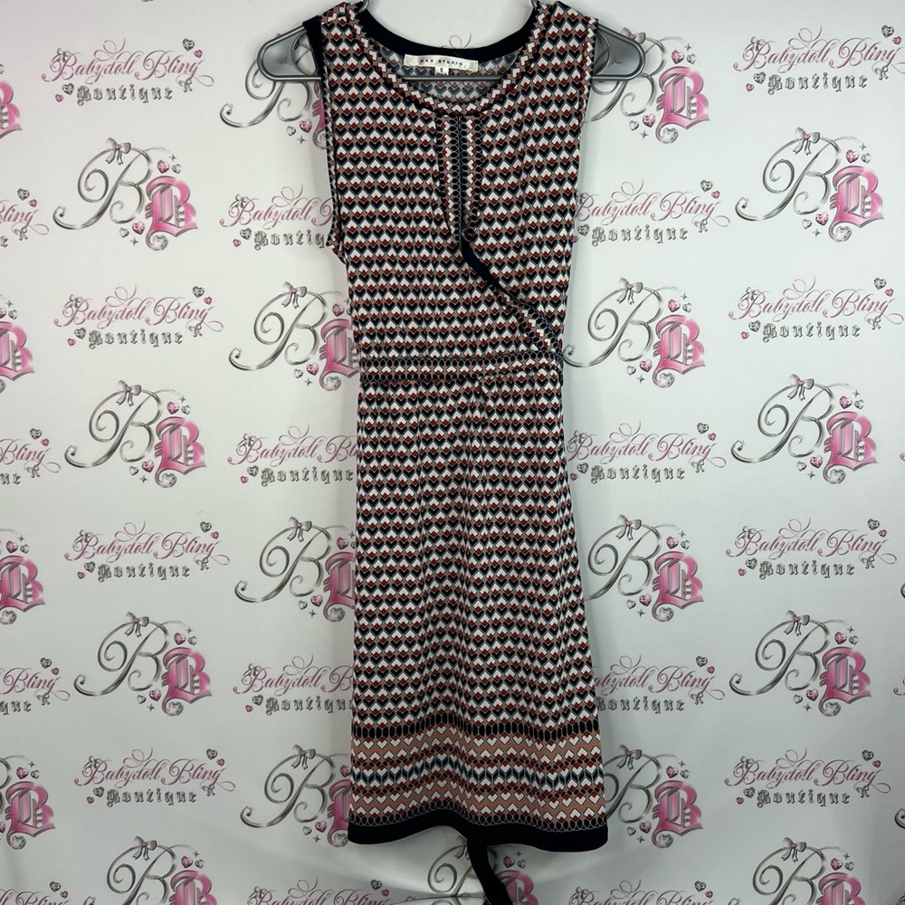 Max Studio dress tie up belted waist geomertric Black and Cream Mini Dress